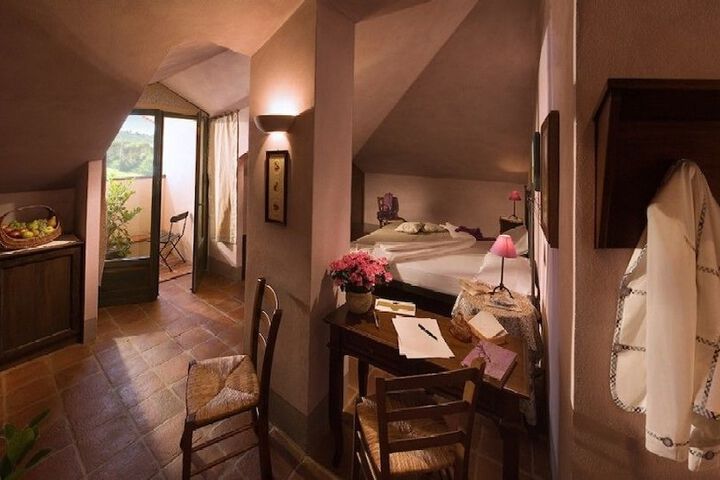 Room 5 of 44