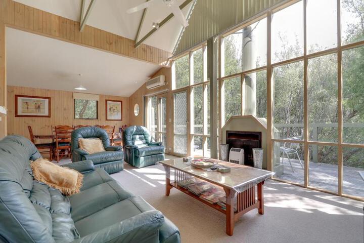 Image of Casuarina - Relaxing Metung Getaway