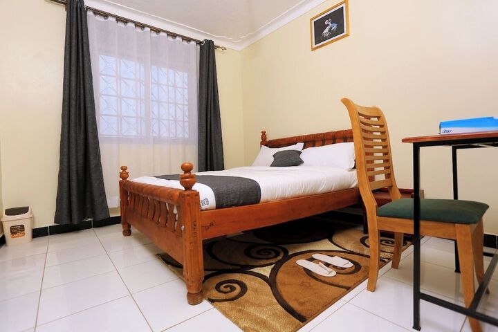 Room 5 of 18