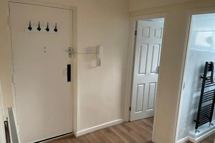 Room 2 of 7