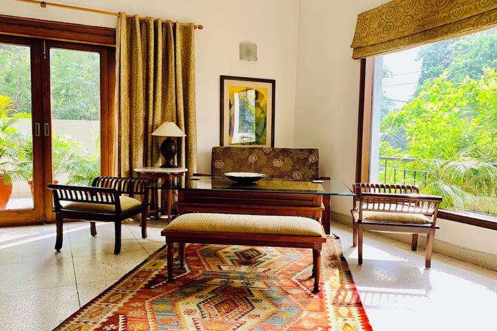 Guest Lobby