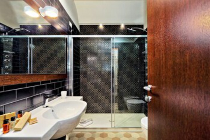 Room 4 of 34