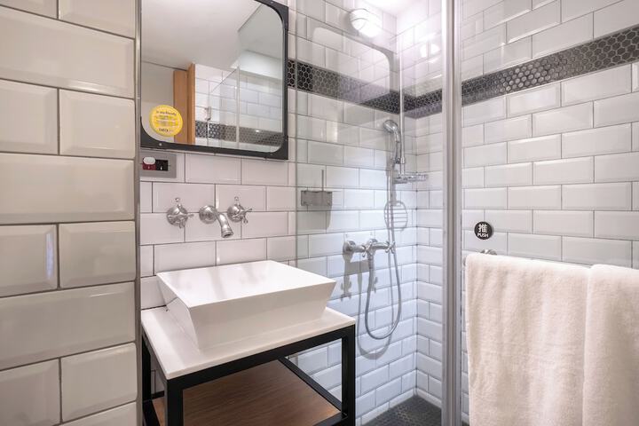 Room 44 of 55