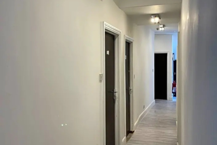Room 2 of 6