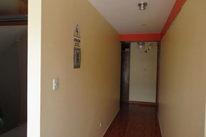 Room 10 of 19