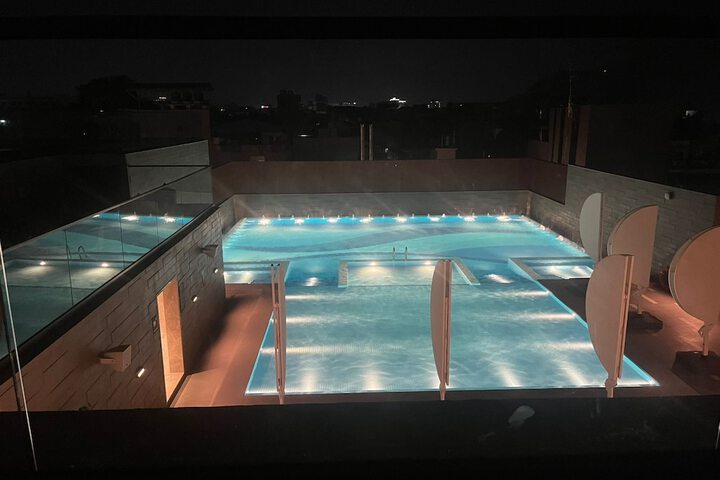 Pool 24 of 44