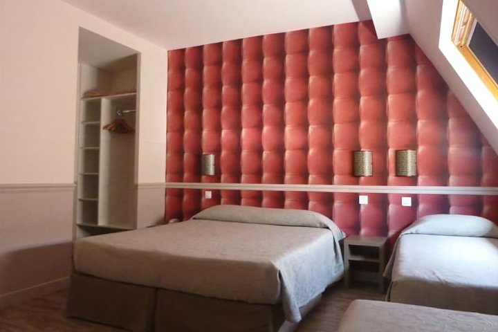 Room 17 of 37