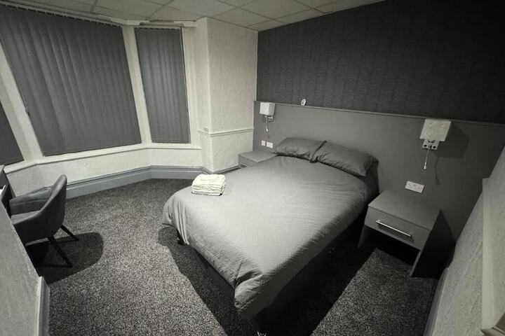 Room 4 of 14