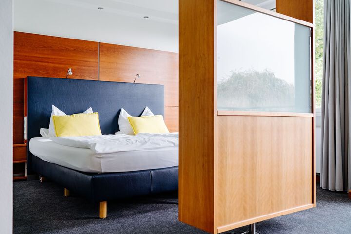 Room 13 of 34