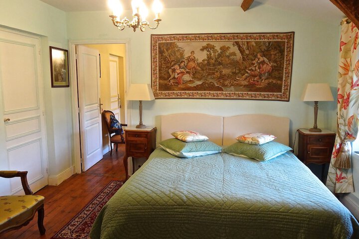 Room 4 of 125