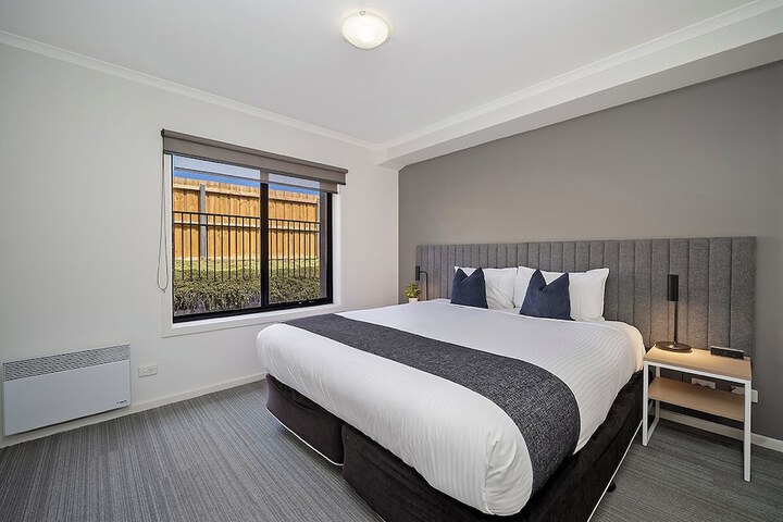 Room 3 of 34