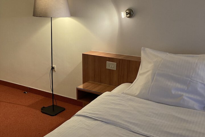 Room 2 of 8