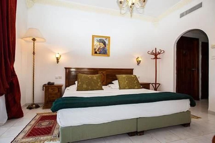 Room 3 of 46