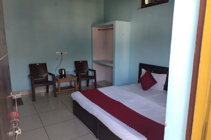 Room 2 of 9