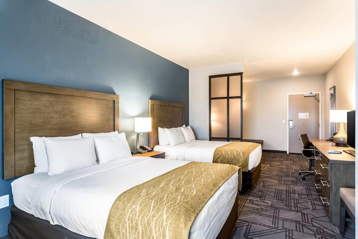 Room 26 of 100