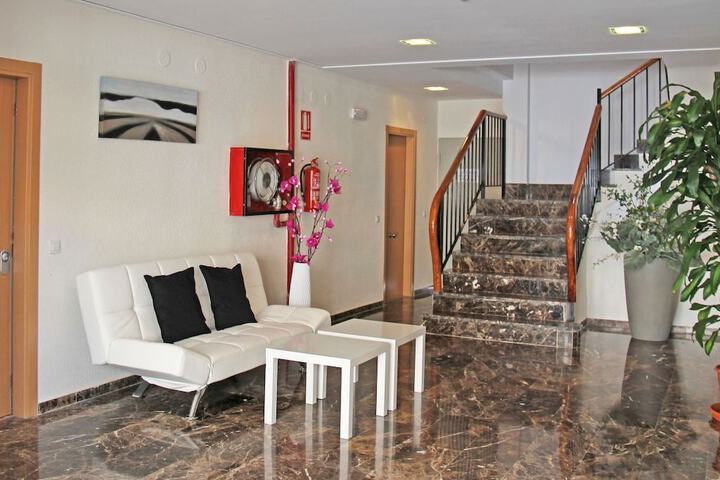Ballroom/Hall 70 of 76