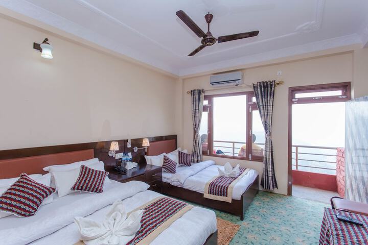 Room 2 of 40