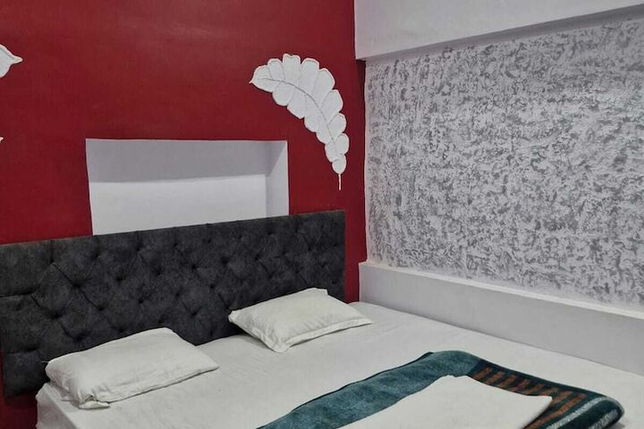 Room 43 of 76