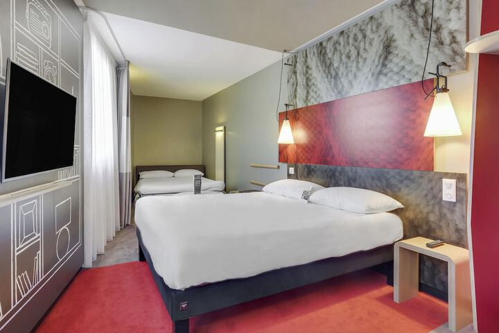 Room 10 of 53