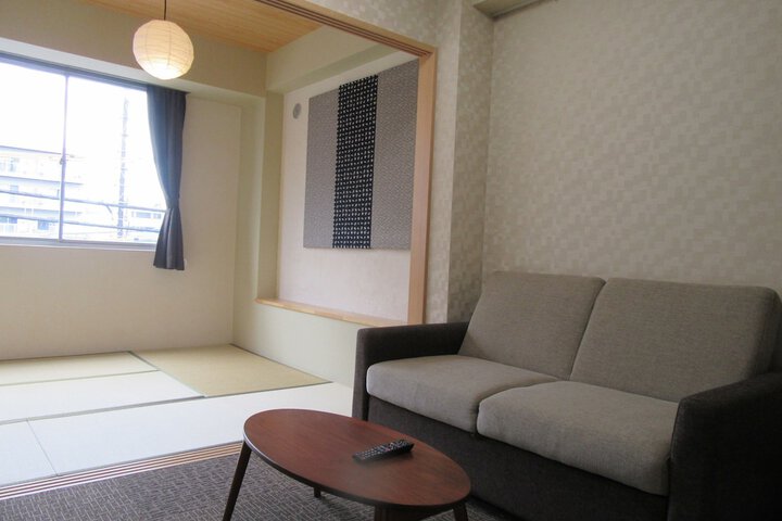 Room 18 of 27