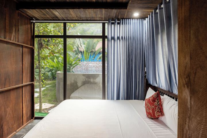 Room 10 of 74