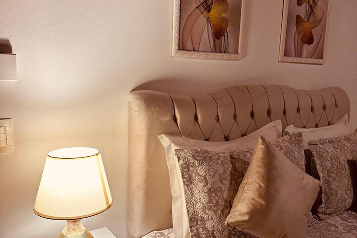 Room 4 of 75