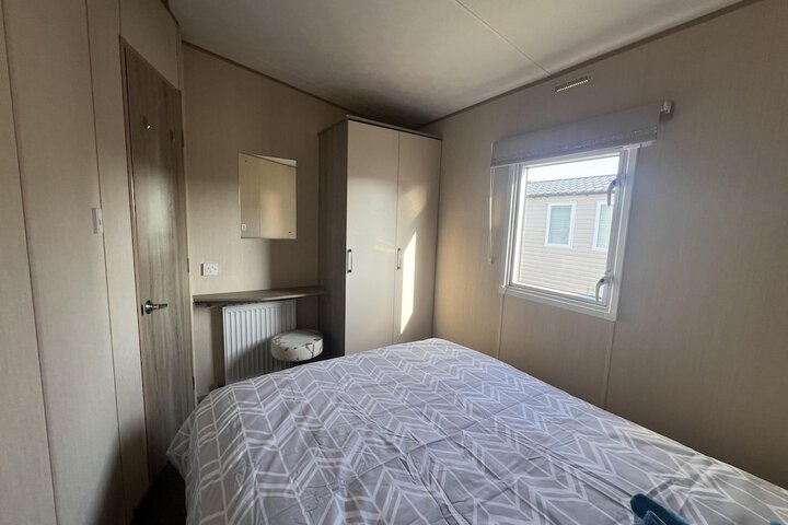 Room 4 of 29