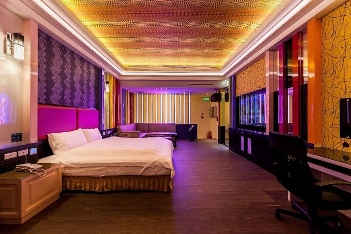 Room 45 of 216