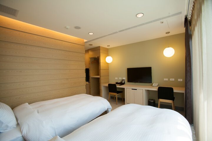 Room 6 of 48