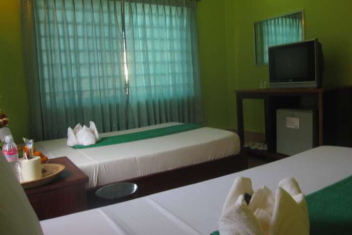 Room 13 of 65