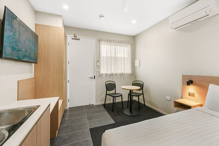 Room 16 of 120