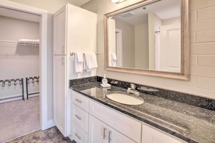 Luxe Manistee Condo w / Balcony & River Views!