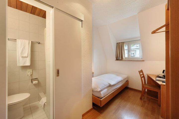 Room 4 of 56