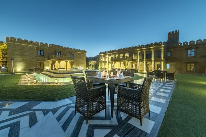 Hotel Exterior 112 of 133