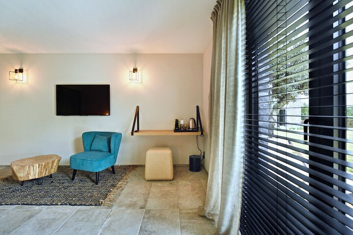Room 9 of 68