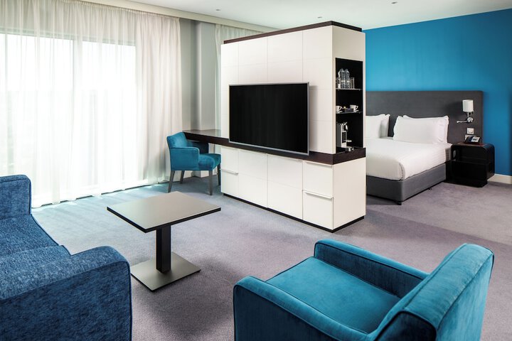Room 12 of 25