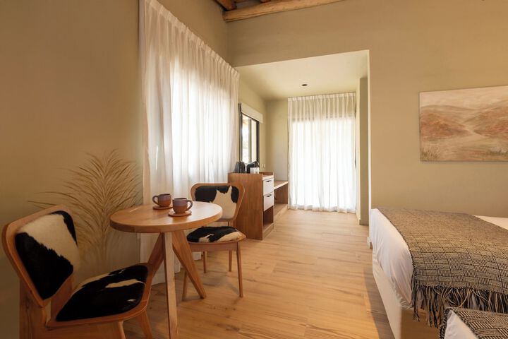 Room 8 of 38