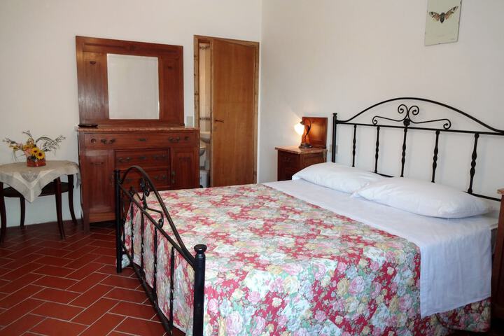 Room 11 of 26
