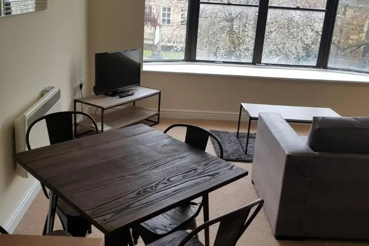 Room 8 of 11