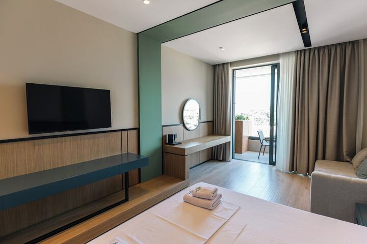 Room 25 of 62