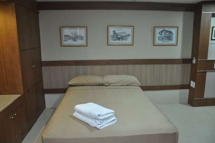Room 10 of 43