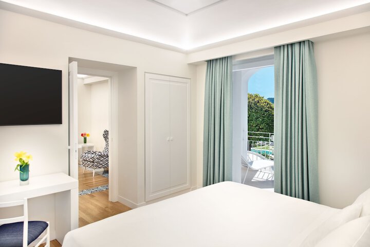 Room 5 of 111