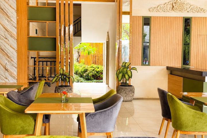 Guest Lobby