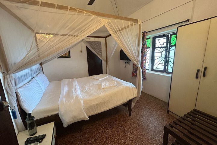 Room 12 of 39
