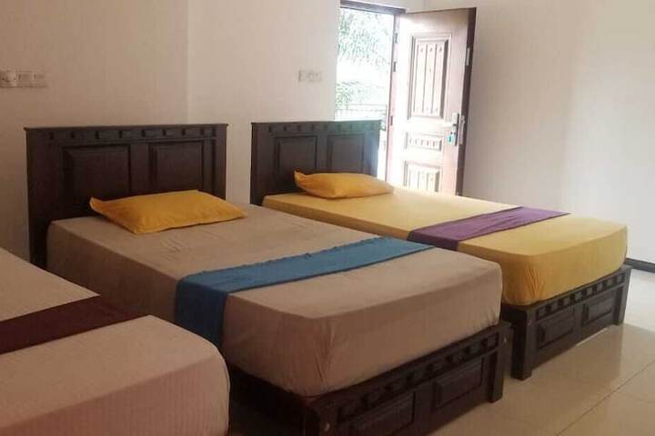 Room 9 of 35