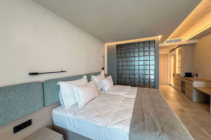Room 9 of 47