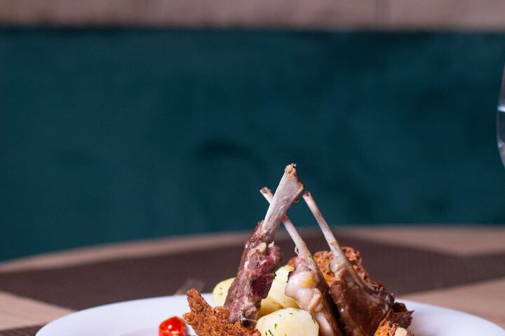 Dining 52 of 84