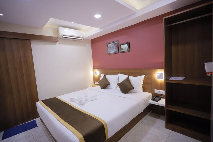 Room 17 of 34