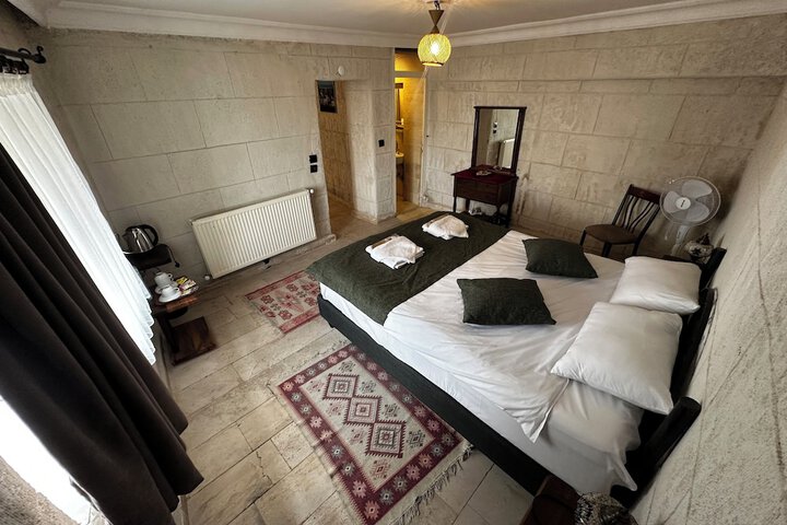 Room 46 of 83