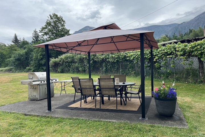 Property Grounds 49 of 49